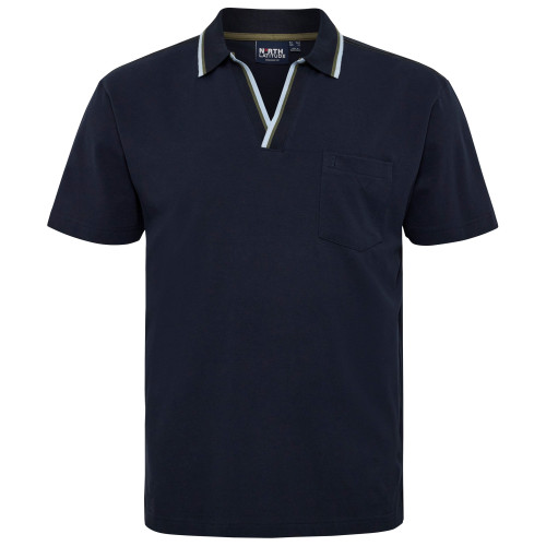 detail Polo Triko North V-Neckline