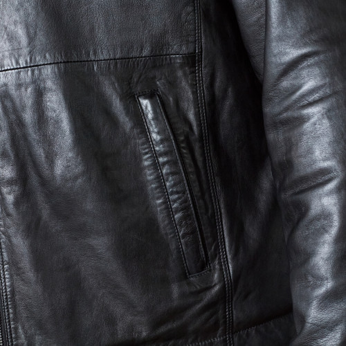 detail Bunda North Black Leather